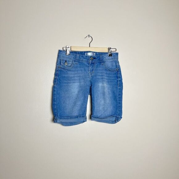 CLEARANCE! Pair of No Boundaries Shorts Size 5 Juniors EUC - Picture 2 of 9